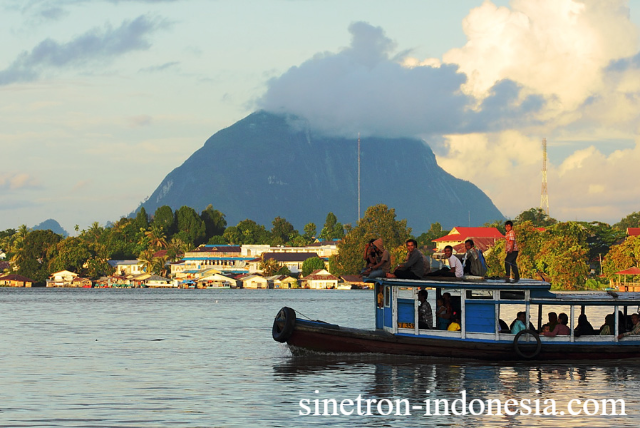 Pesona Alam di Ujung Barat Kalimantan